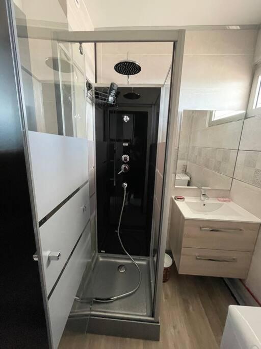 Joli Studio Cabine 1Ere Ligne Avec Parking Prive Палава-ле-Фло Екстериор снимка